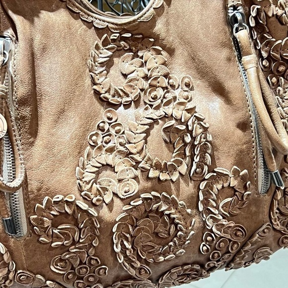 Lockheart by Isabella Fiori - Picture 3 of 15